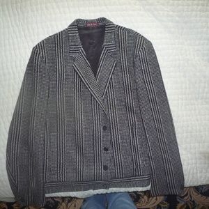Mens 80's vintage Giannino Vaghi waist length blazer. 40-Long